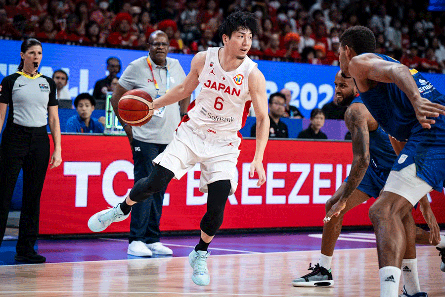 カーボベルデ戦に出場したバスケ日本代表・比江島慎【写真：（C）FIBA】