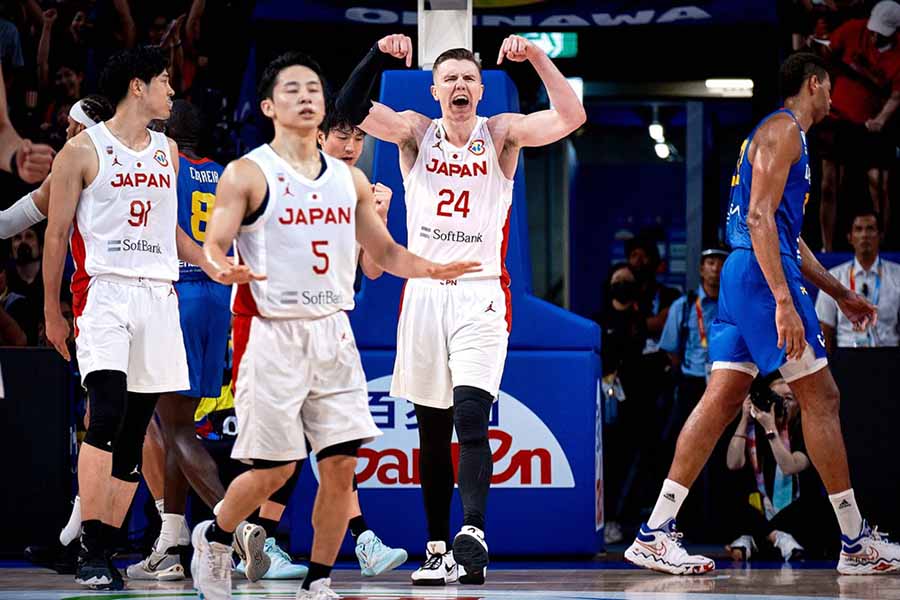 自力で2024年パリ五輪出場権を獲得したバスケットボール男子日本代表【写真：（C）FIBA】