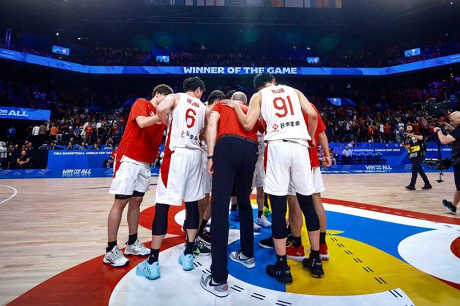 パリ五輪出場を決めたバスケットボール日本代表【写真：（C）FIBA】
