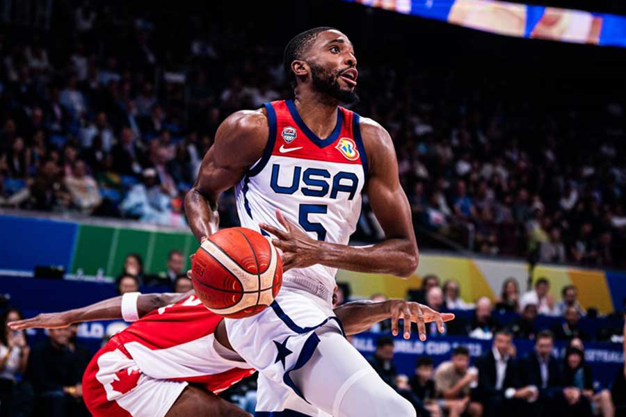 米国代表のミカル・ブリッジス【写真：（C）FIBA】