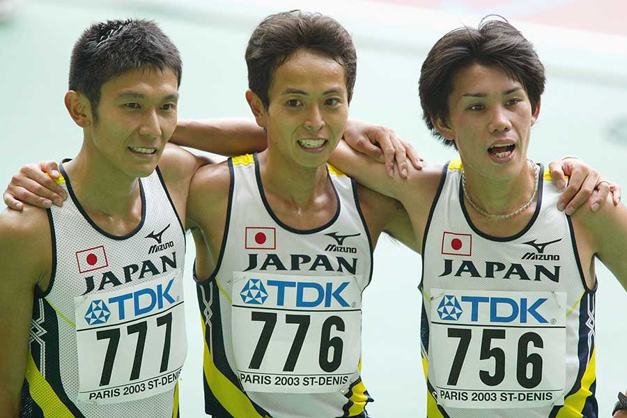 マラソン日本代表として五輪や世界陸上を走った尾方剛氏（中央）。山梨学院大での日々を経て才能を開花させた【写真：Getty Images】