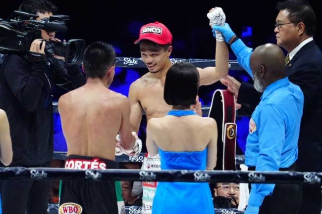 boxraw イーストストリートフーディ　ミッドナイトブルー　中谷潤人 ネクストモンスター中谷潤人が初防衛！ 難敵に判定勝ち、ダウン3度奪取