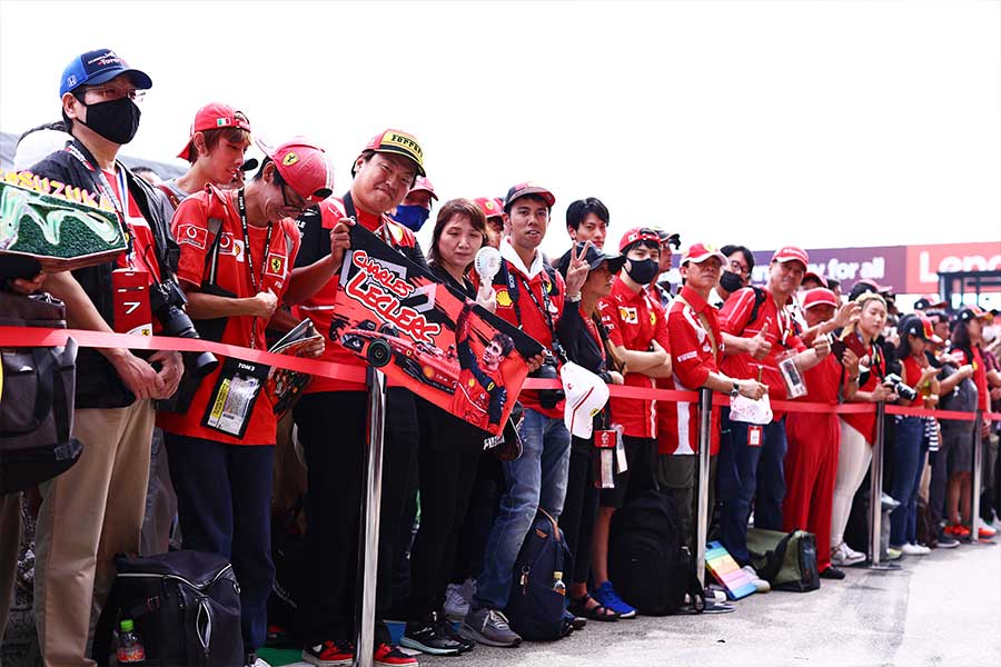 鈴鹿サーキットに駆け付けたF1ファン【写真：Getty Images】