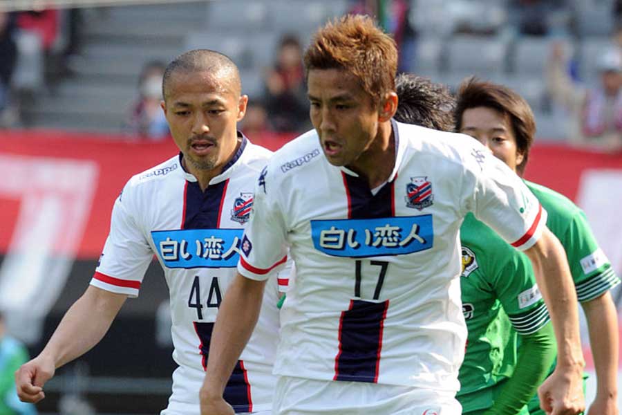 コンサドーレ札幌でチームメートだった小野伸二（左）と稲本潤一（写真は2016年撮影）【写真：Getty Images】