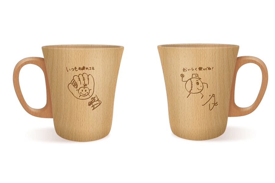 源田と外崎の木製マグカップ【写真：球団提供】