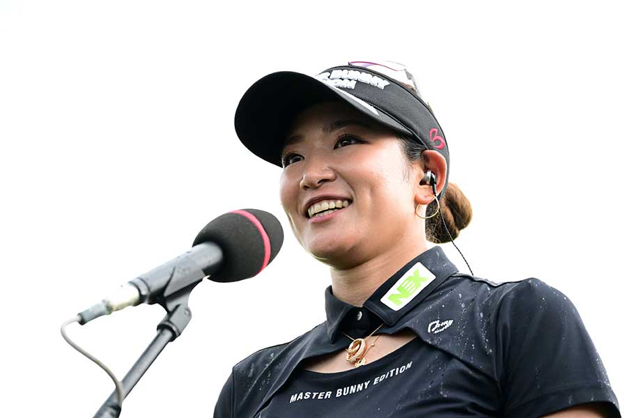 日本女子オープンで優勝した原英莉花、ウェアの胸元のデザインが「かわいい」と語った【写真：Getty Images】