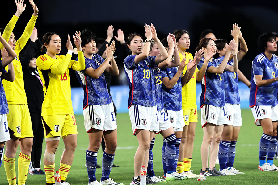 女子サッカーの準決勝、中国を下した日本代表【写真：Getty Images】