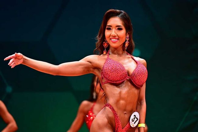 ビキニ女王の妊娠報告に相次ぐ祝福「きゃーー」「なんて神々しい