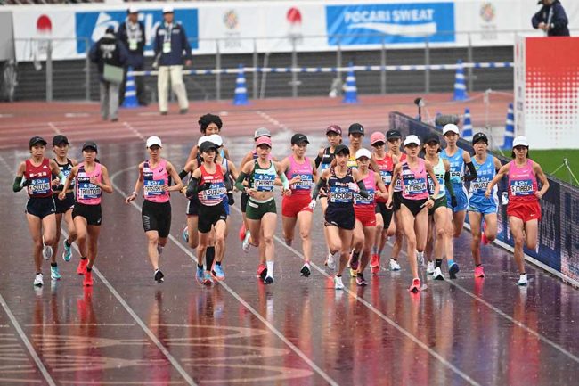 MGC男女でアクシデント続出 細谷恭平が接触→転倒→棄権、土砂降り 