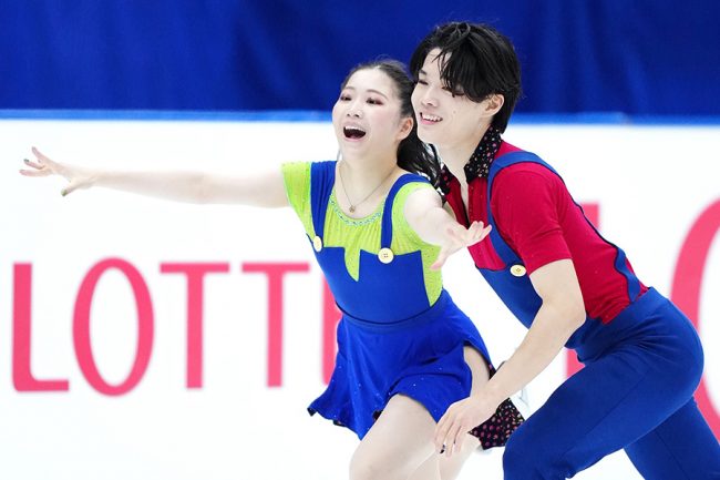 結成7か月でアイスダンス首位発進 田中梓沙、西山真瑚組がマリオ音楽で