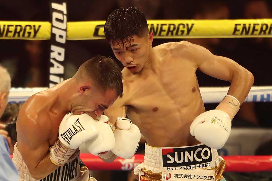 マロニーに12回KO勝ちを飾った中谷潤人（右）【写真：Getty Images】