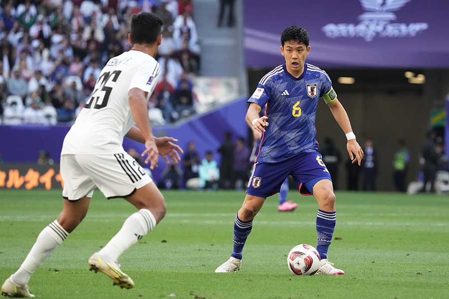 サッカー日本代表、主将の遠藤航【写真：Getty Images】