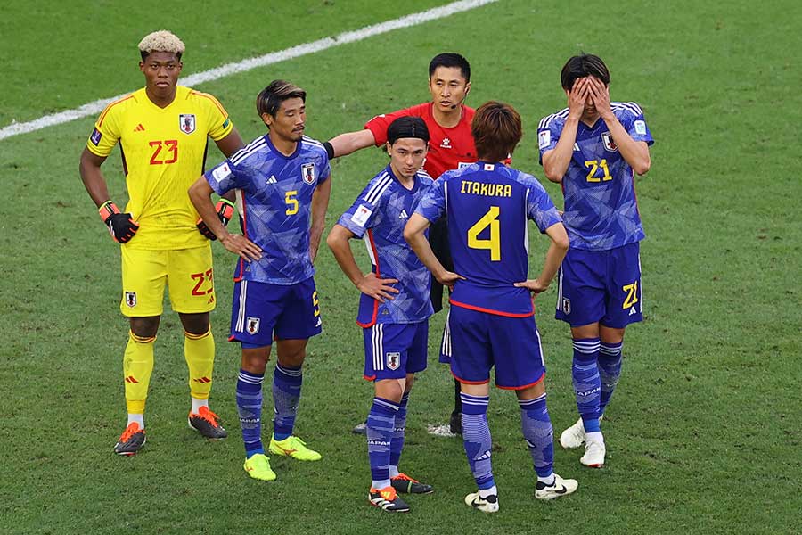 8強で敗退したサッカー日本代表【写真：ロイター】