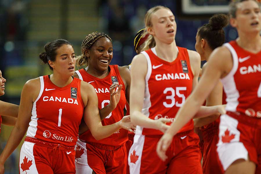女子バスケのカナダ代表【写真：Getty Images】