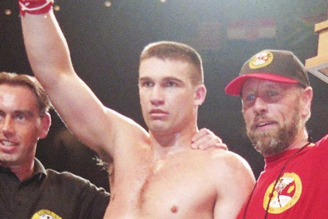 53歳の伝説K-1戦士、人が吹き飛ぶ衝撃ハイキックに広がる戦慄 戦友も