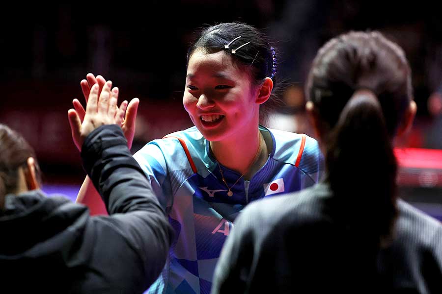 世界卓球、台湾のエースを下し祝福される張本美和【写真：ロイター】