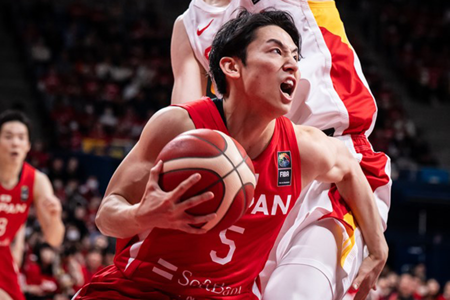 12得点、4リバウンドの活躍をみせた河村勇輝【写真：（C）FIBA】