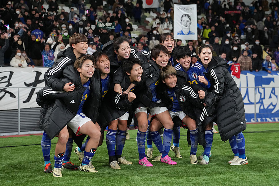 パリ五輪出場権を獲得し喜ぶ女子サッカー日本代表【写真：Getty Images】