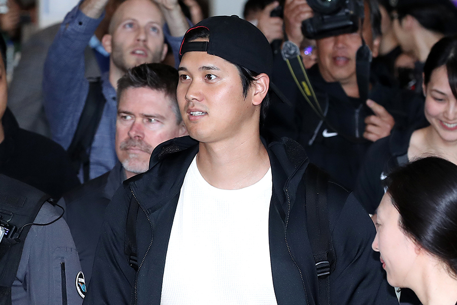 仁川空港のロビーを通過した大谷翔平【写真：Getty Images】