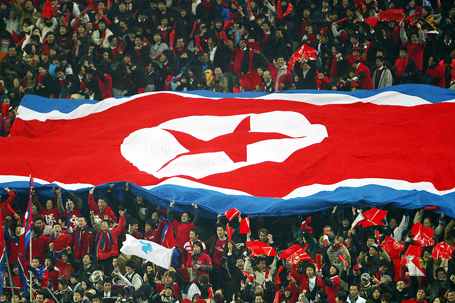 2005年北中米ワールドカップで応援する北朝鮮のファン【写真：Getty Images】