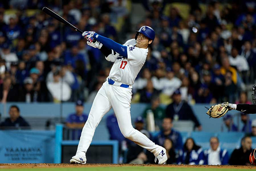 ドジャースで待望の1号本塁打を放った大谷翔平【写真：Getty Images】