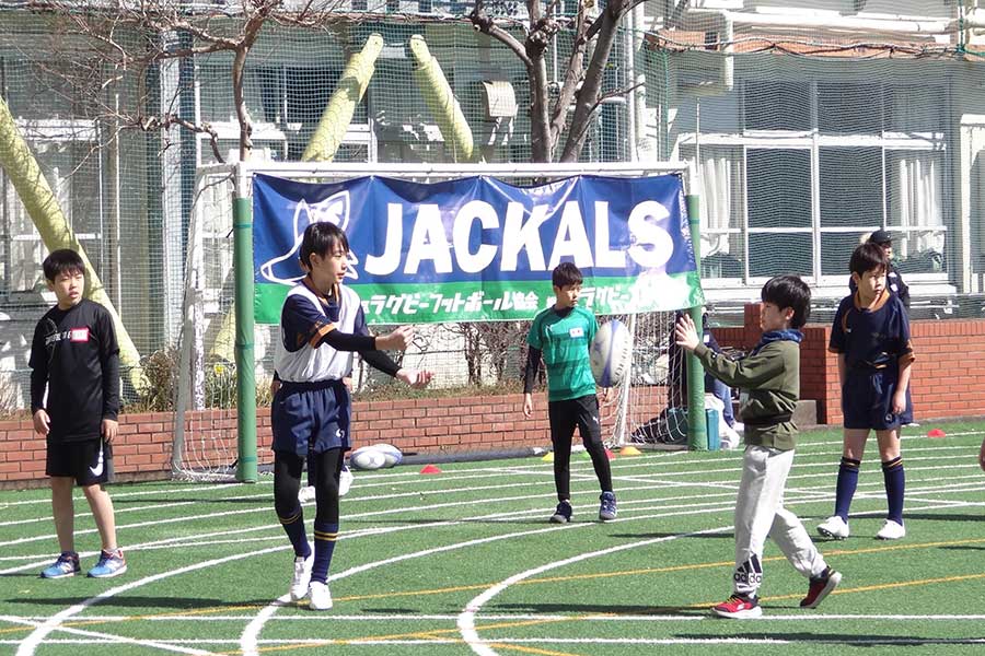 板橋区の体験会でラグビーを楽しむ子どもたち【写真：吉田宏】