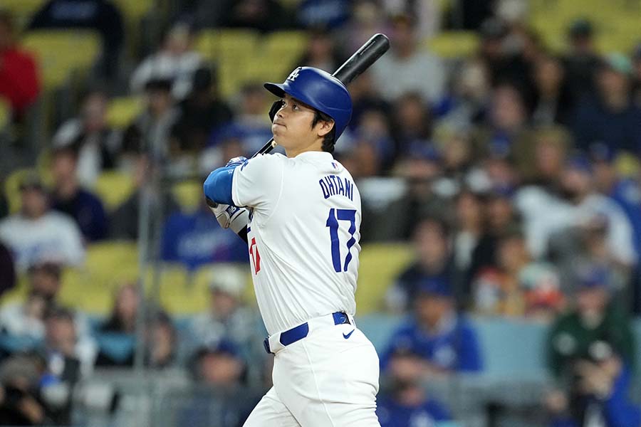 MLBの日本人歴代最多タイとなる通算175号を放つドジャースの大谷翔平【写真：ロイター】