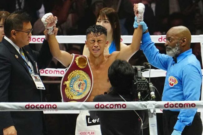 武居由樹が涙「世界チャンピオンになりました！」 尚弥とも激闘の王者