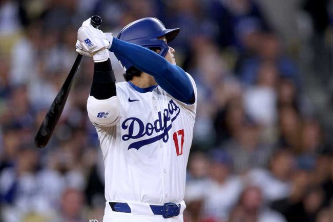 ドジャース 大谷翔平
ボブルヘッド ミニ
ホームユニフォーム
4.5インチ もう諦めろ！」大谷13号豪快アーチ炸裂、米実況席は絶叫 厳しい内角球