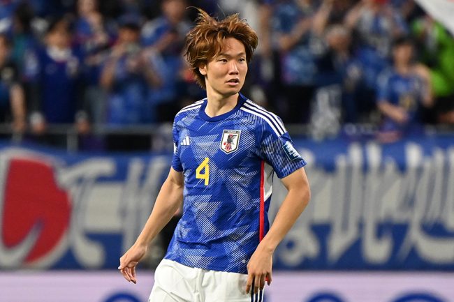 サッカー日本戦で珍事、ピッチで偶然生まれた「組体操」に笑撃「初めて