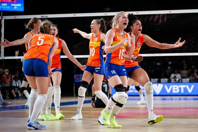 バレー客席日本人も粋な祝福 オランダ第1S先取でお祭り騒ぎ「パリ五輪