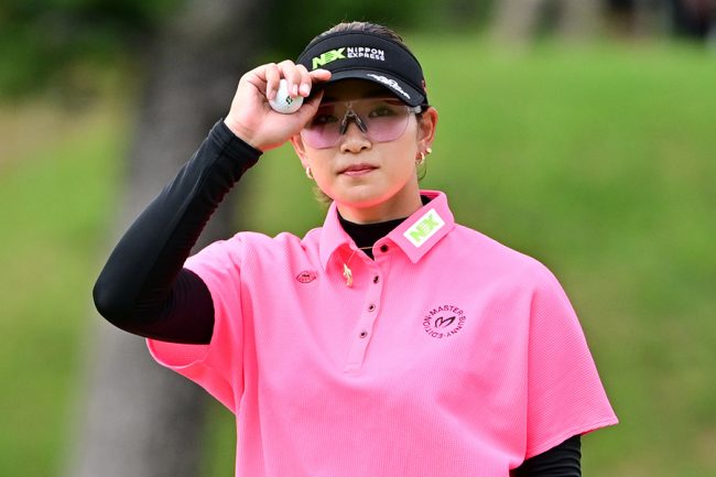 原英莉花、ド派手ウェア着こなして急浮上 62位→8位「今季はビビット
