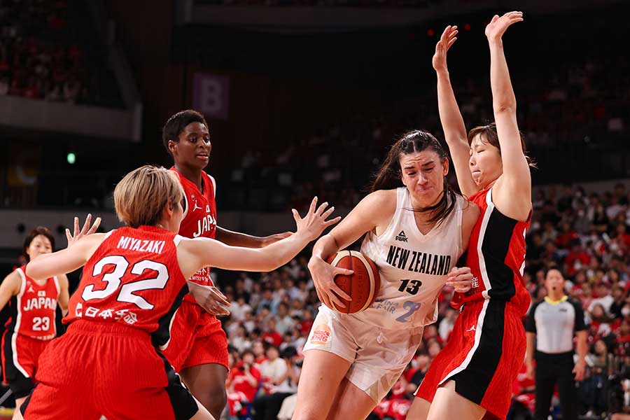 ニュージーランドとの国際強化試合に勝利したバスケットボール女子日本代表【写真：Getty Images】