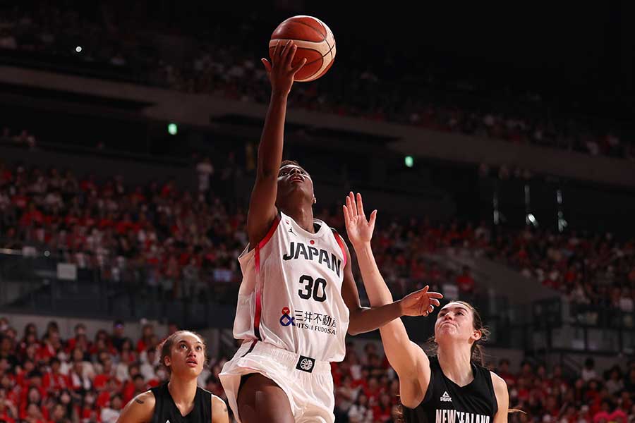 ニュージーランドと強化試合を行った女子バスケ日本代表【写真：Getty Images】