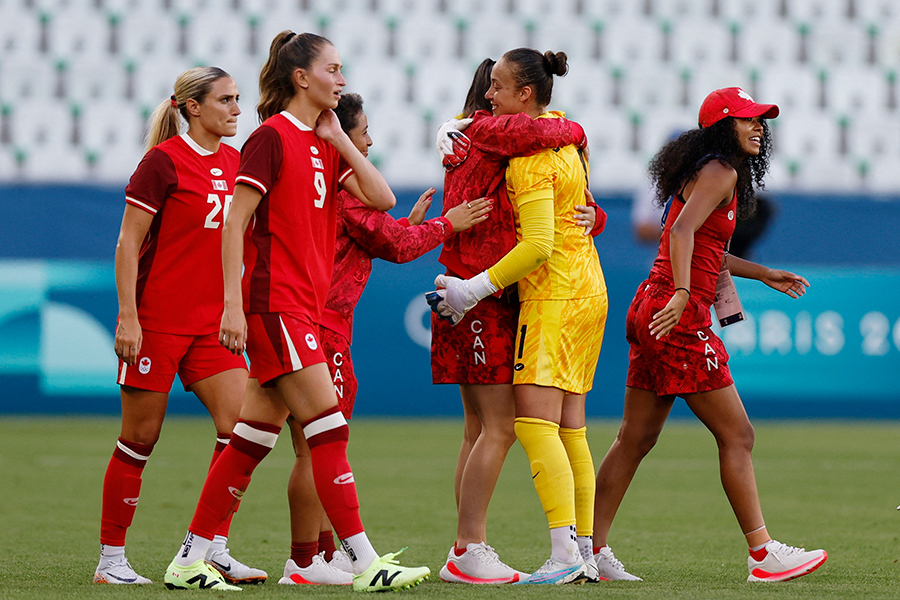 サッカー女子カナダ代表【写真：ロイター】