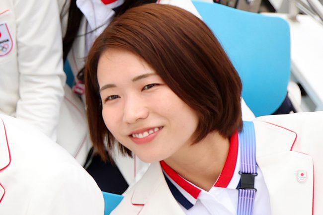 開会式で一瞬映った女子バレー古賀紗理那の姿にネット反響「風邪引