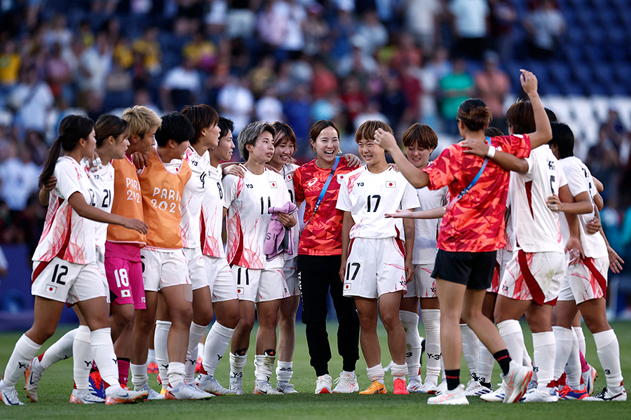 ブラジル戦で勝利した日本代表【写真：ロイター】