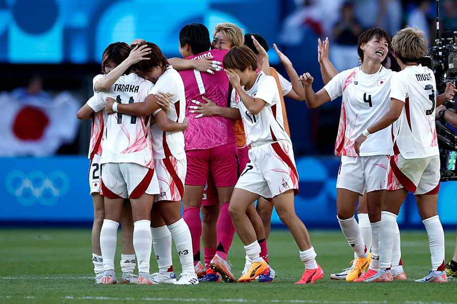 ブラジル戦で勝利した日本代表【写真：ロイター】