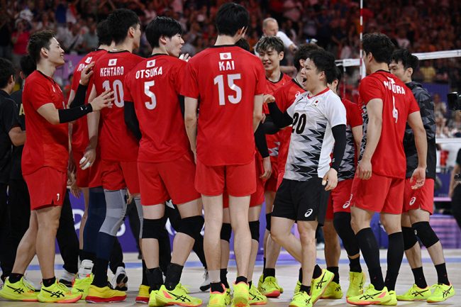 男子バレー日本を止める「警備員いた」 ベンチを制した咄嗟の働きに