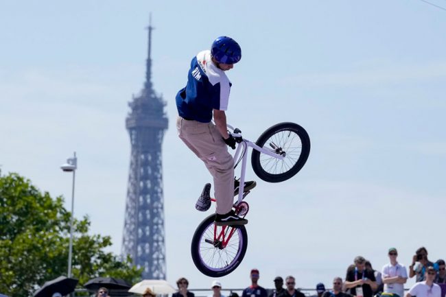 五輪BMX中継で爆誕した「ドン引き～！」名言解説に視聴者爆笑 「何回
