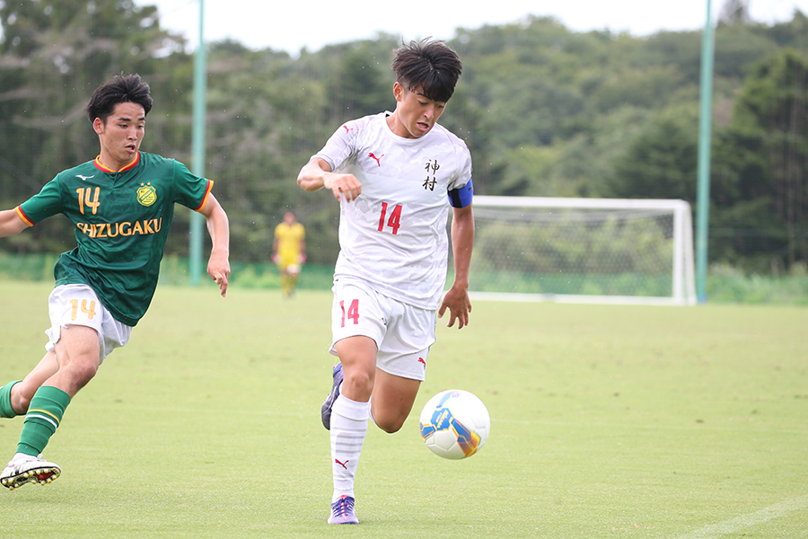 神村学園を主将としても牽引するFW名和田我空。8ゴールで得点ランキングを独走中だ【写真：平野貴也】