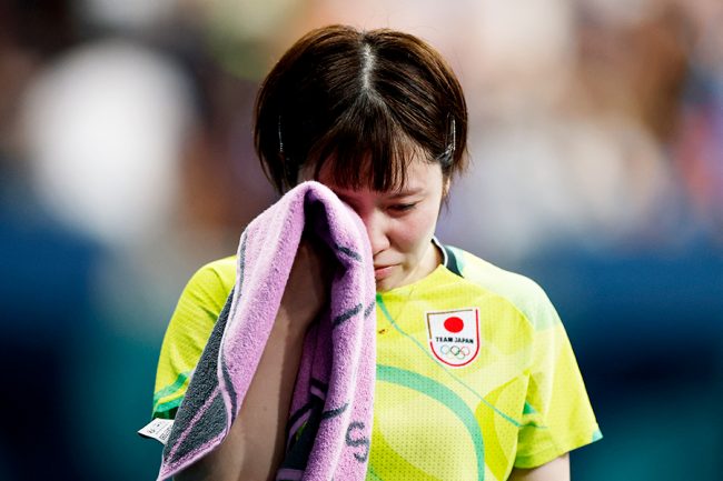 平野美宇、敗退に失意の涙 0-3から追いつく大接戦も及ばず 平野美宇、敗退に失意の涙 0-3から追いつく大接戦も及ばず