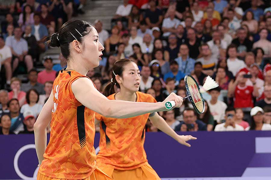 バドミントン女子ダブルスで準決勝進出を決めた志田千陽、松山奈未組【写真：Getty Images】