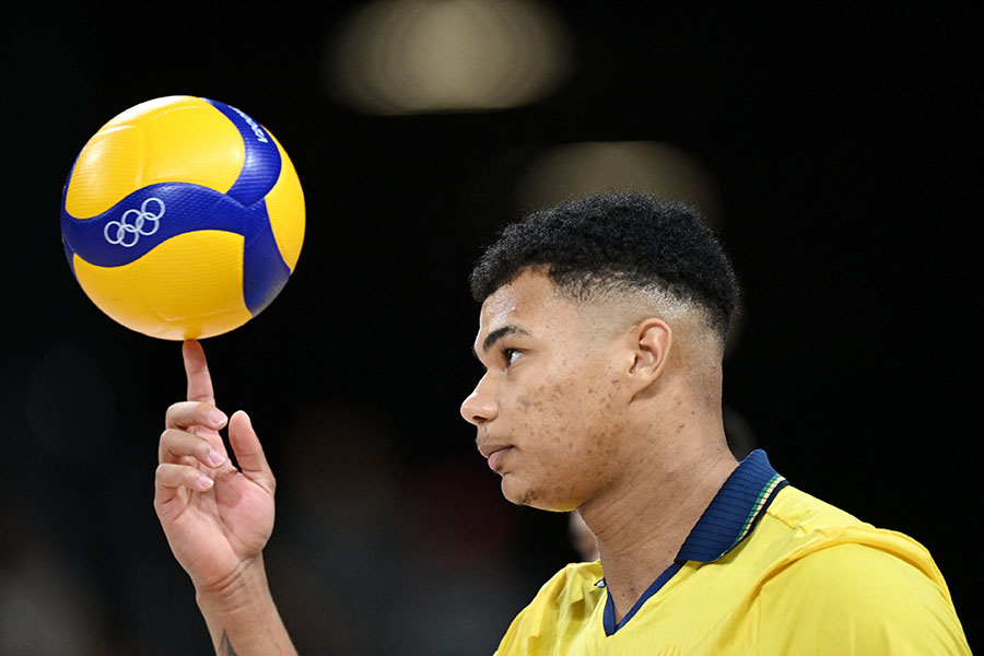 パリ五輪バレーボール男子ブラジル代表のソウザ【写真：ロイター】