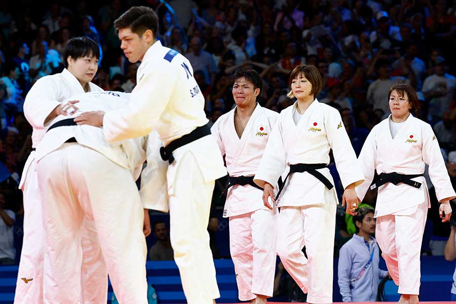 柔道混合団体の日本は決勝で敗れ銀メダルだった【写真：ロイター】