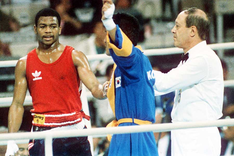 1988年のソウル大会、ライトミドル級の決勝は米国のロイ・ジョーンズJr.（左）と韓国のパク・シホンが対戦した【写真：Getty Images】