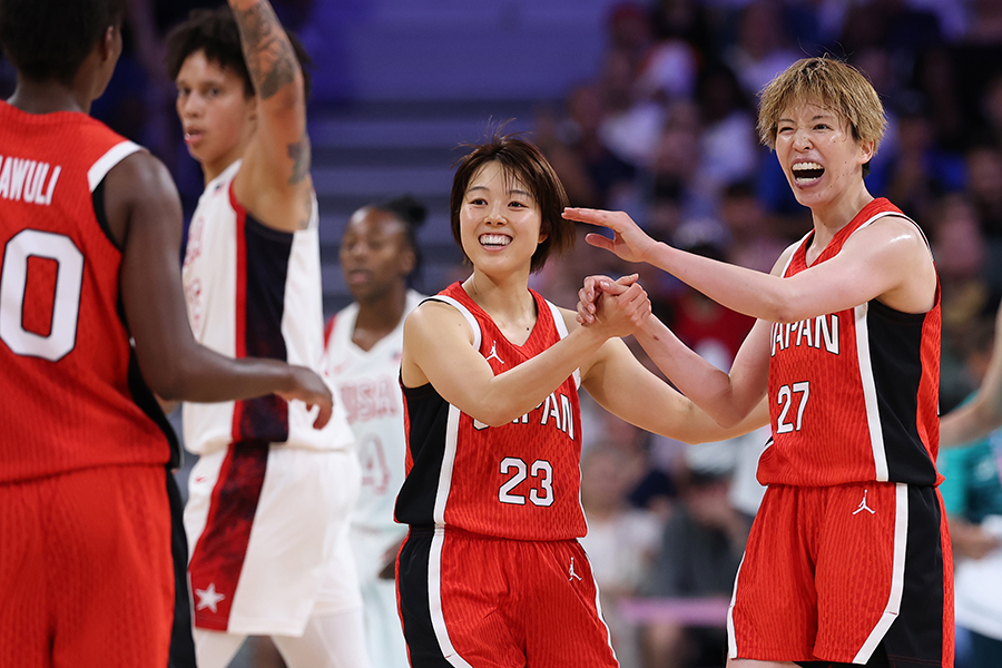 五輪に出場した山本麻衣（中央）【写真：Getty Images】