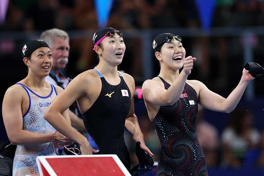 女子400メートルメドレーリレーに出場した日本代表【写真：Getty Images】