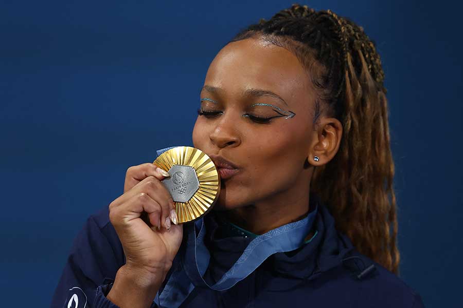 体操の女子種目別ゆかで金メダルを獲得したレベカ・アンドラデ【写真：ロイター】