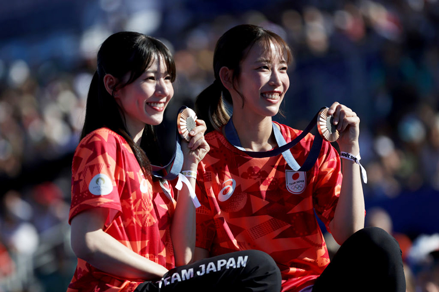 バドミントン女子ダブルスで銅メダルを獲得した志田千陽、松山奈未組【写真：Getty Images】